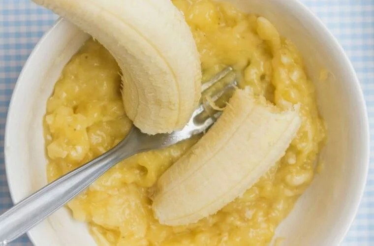 Mix banana, honey and water: your cough and bronchitis will disappear.